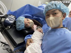 蔡昌憲喜迎「前世情人」　甜曬陪產照暖喊：老婆辛苦了