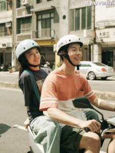 許光漢浪漫約會「初戀」！騎車同遊台南　曖昧互動全被拍
